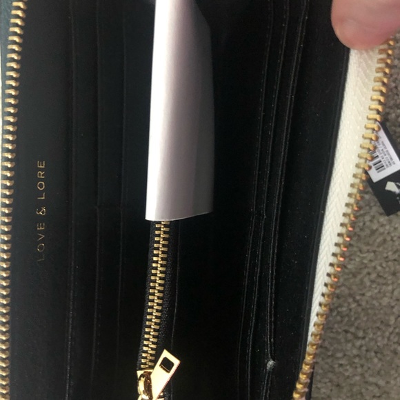 nwt Love and lore black wallet - Picture 4 of 5